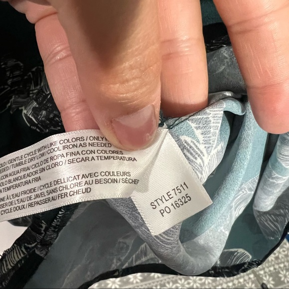 Eloquii Floral Blouse With Ruched Sleeves Green/Black/White Size 28 - Picture 9 of 10